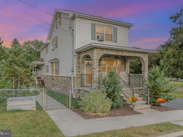 407 S Line St, Frackville, PA 17931