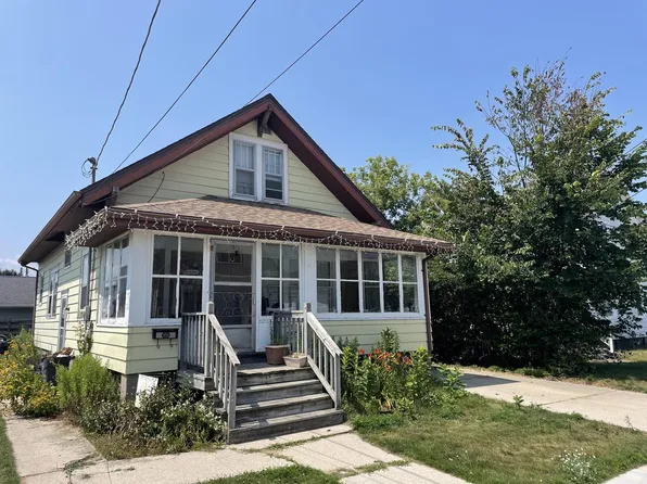 1208 School STREET, Two Rivers, WI 54241