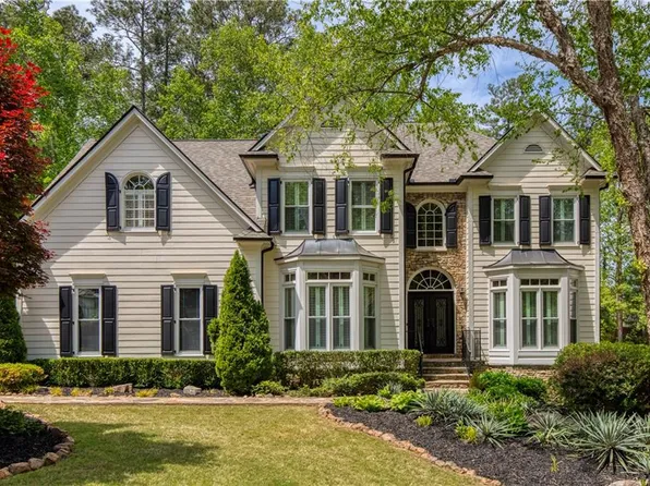 764 Vinings Estates Dr SE, Mableton, GA 30126