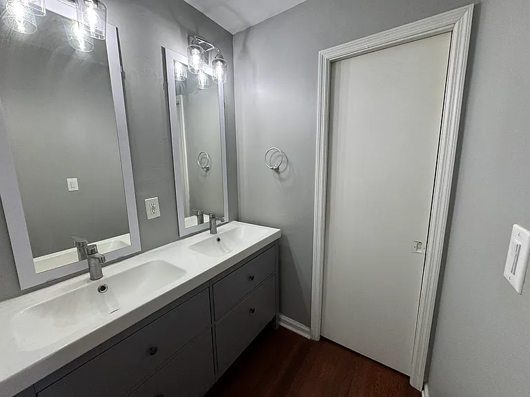7327 Albert St — Photo 33