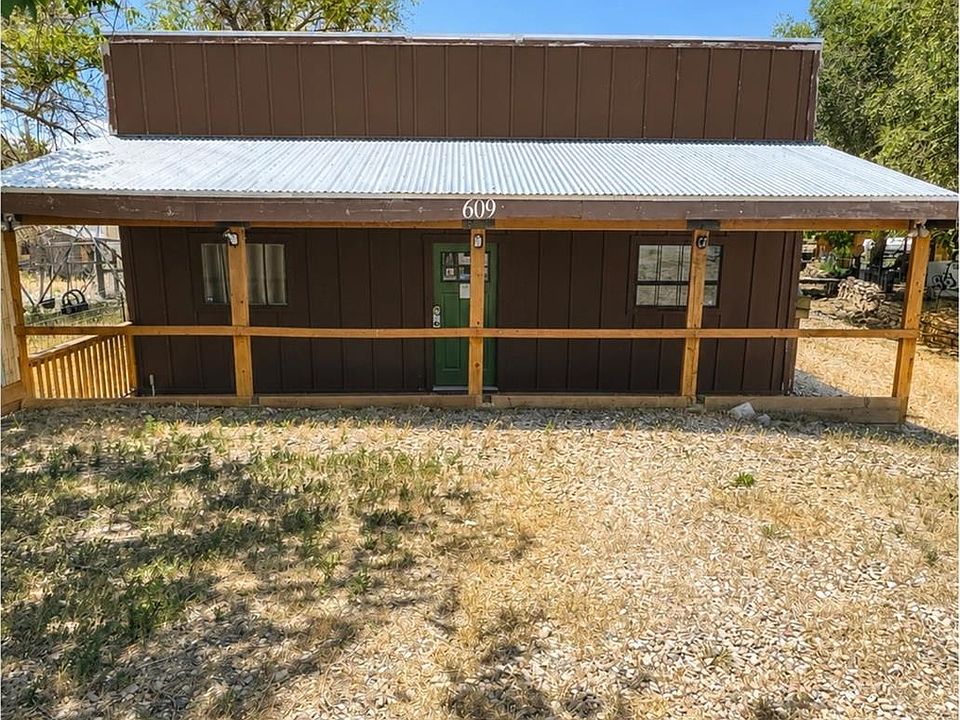 1st image of 609 E Brontosaurus Boulevard