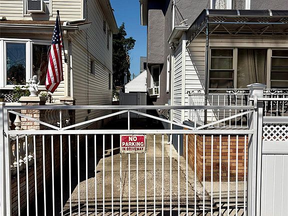 2nd image of 9716 127th Street