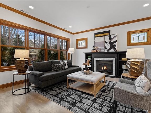 2nd image of 4546 N Knox Ave