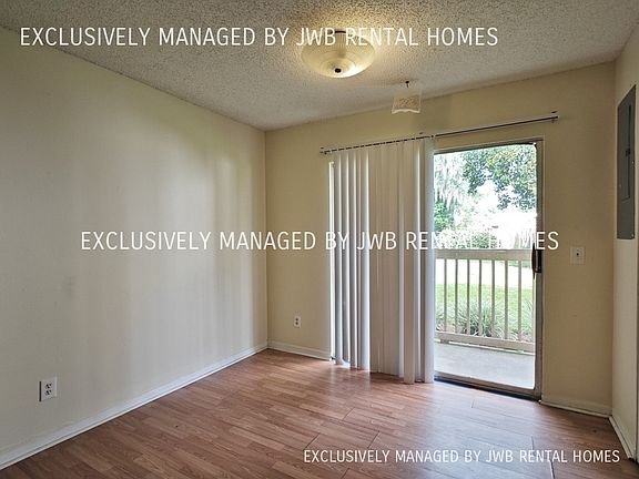 4th image of 2300 Twelve Oaks Dr #1C
