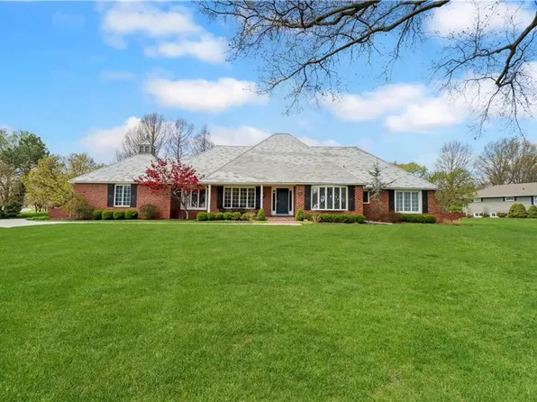 8544 Roe Ave, Prairie Village, KS 66207