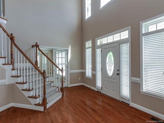 3rd image of 426 Fairwoods Dr