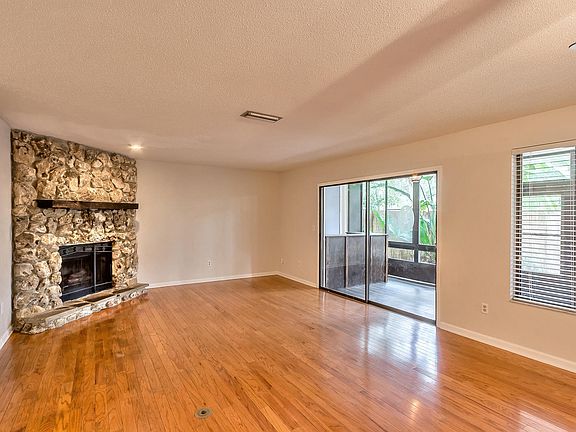 4th image of 332 Timberline Trl