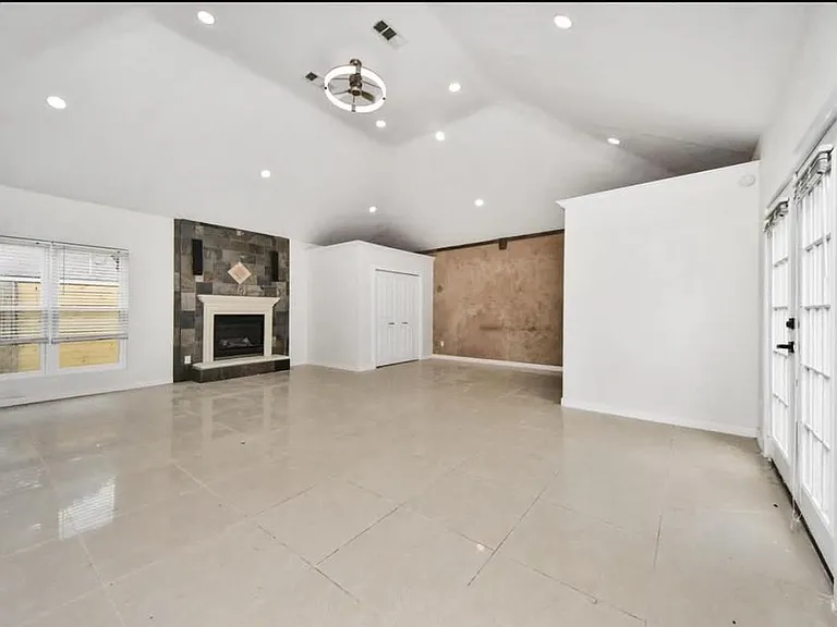 15719 Baytree Dr — Photo 16