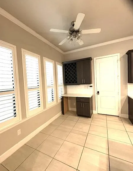 5018 Dickson St — Photo 11