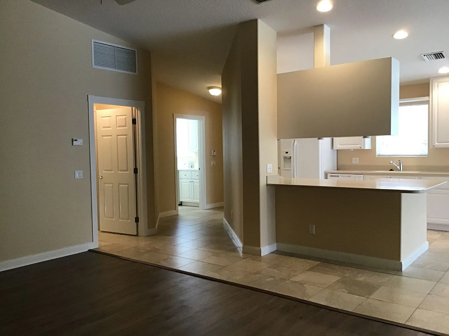 2 bed, 2.0 bath, 1736 sqft, $2,399 — Photo 3