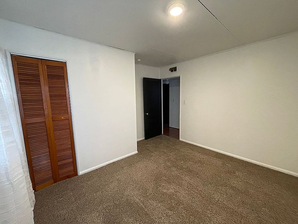 1st image of 106 Fleetwood Ct