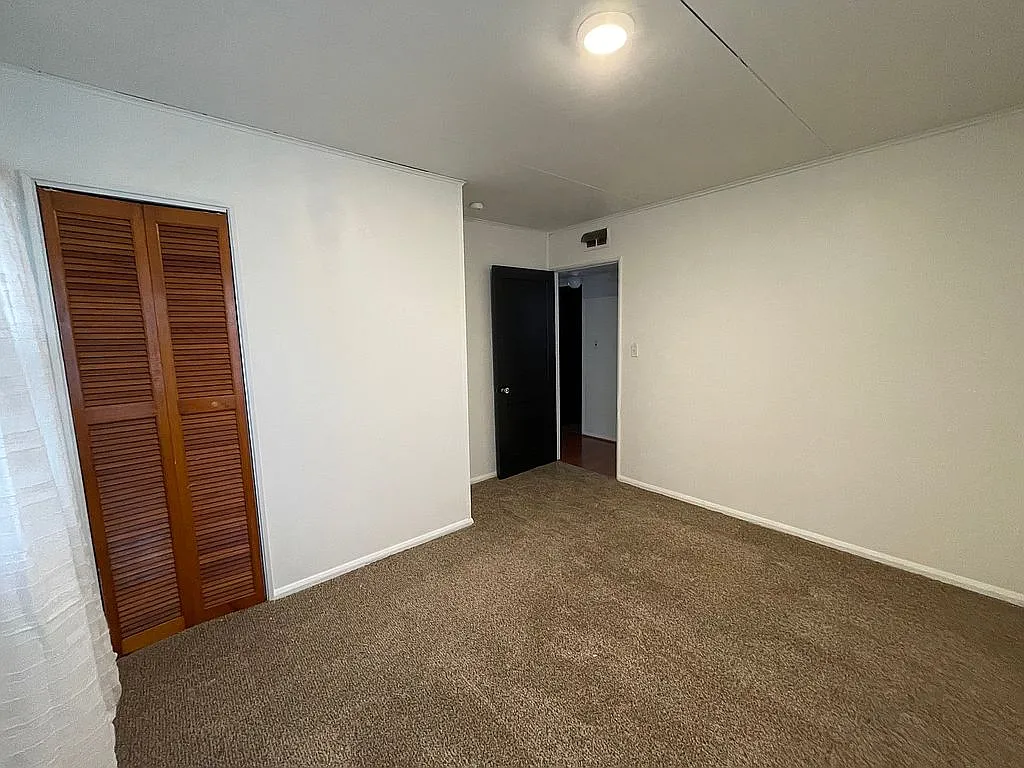 106 Fleetwood Ct photo 1