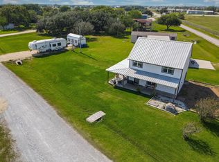 2749 W Bayshore Dr, Palacios, TX 77465