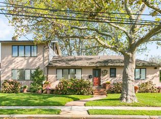 139 Sunset Ave, Island Park, NY 11558