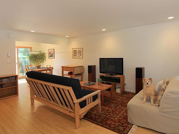 3rd image of 6030 Soquel Dr