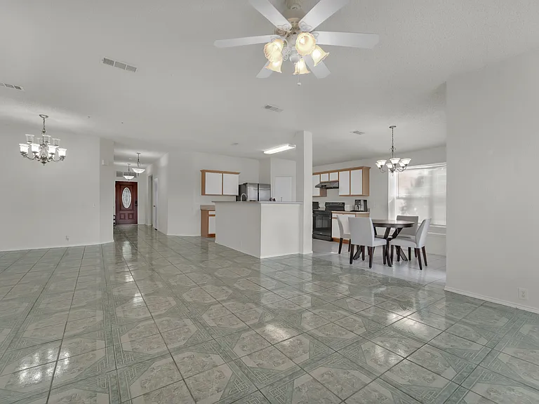 1407 Autumncrest Dr — Photo 6