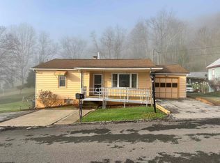 147 Pricetown Rd, Weston, WV 26452