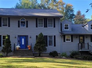 22 Colwell Rd, Smithfield, RI 02828