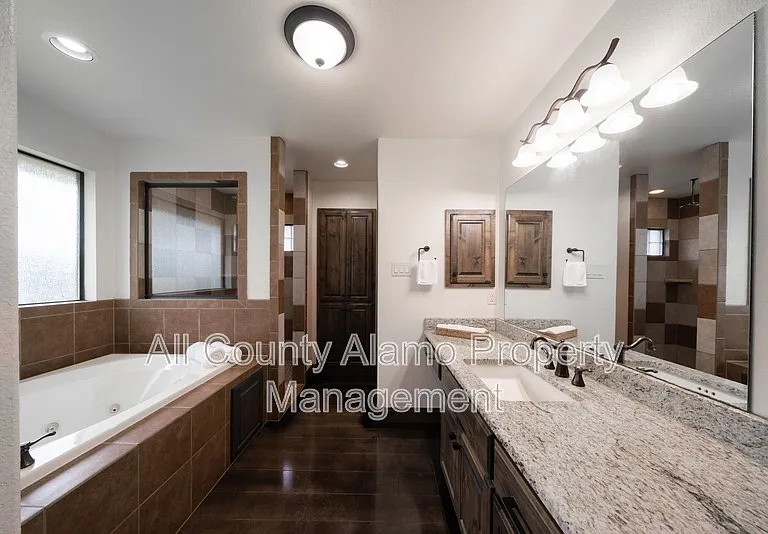 303 Schneider St — Photo 29