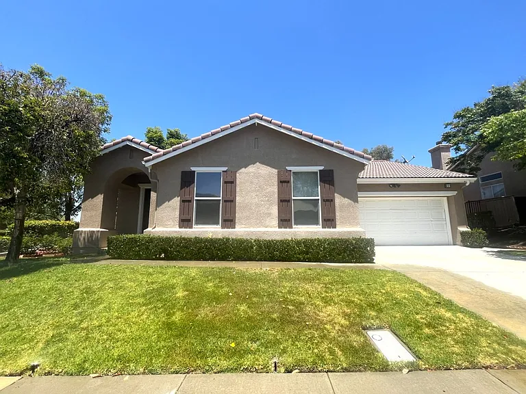 511 Shasta Dr — Photo 4