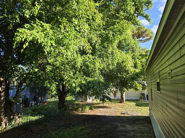 100 Lisa Ln #100 — Photo 22