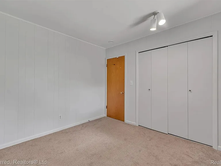 1558 Jones Dr — Photo 6