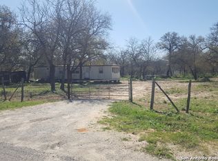 270 Fair Oak Rd, Somerset, TX 78069