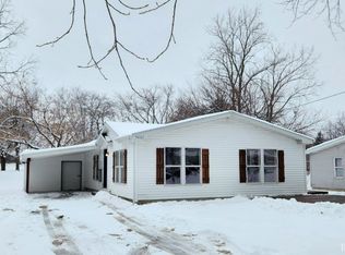 9867 N Happiness Dr, Syracuse, IN 46567