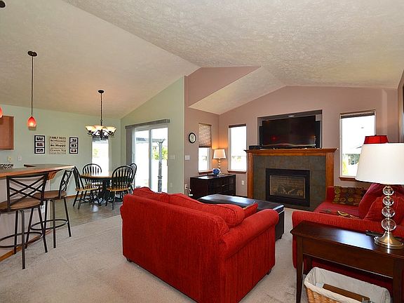 3rd image of 1607 E Houghton Ct