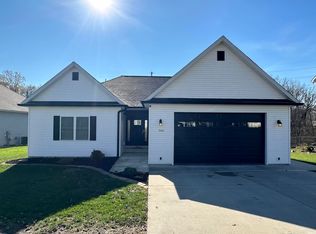 506 6th St, Bedford, IN 47421