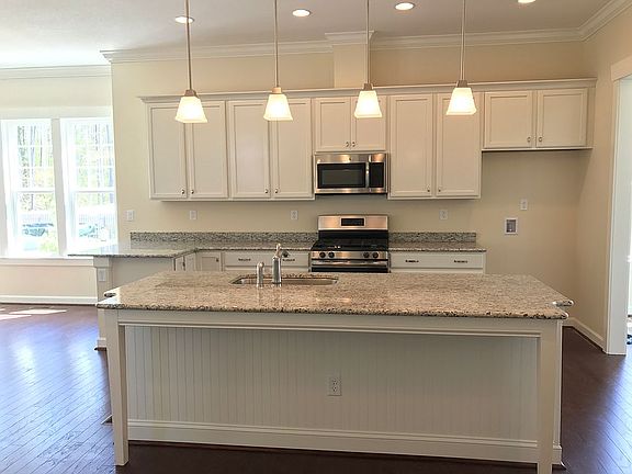 Upgraded Kitchen,Huge Island
