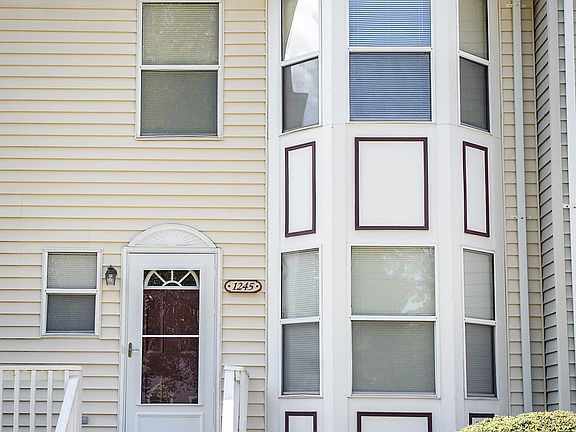 3rd image of 1245 Palmerton Dr