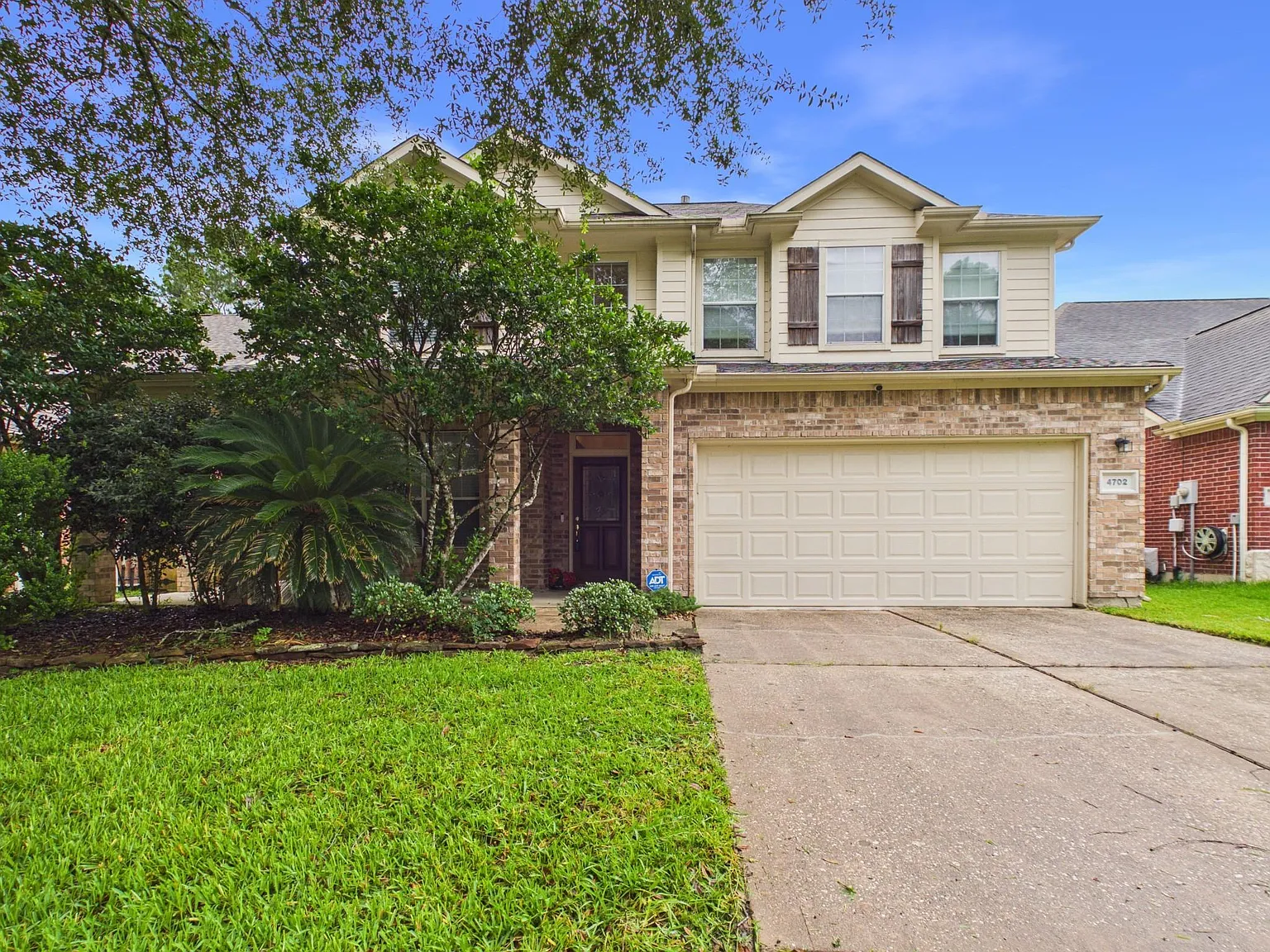 4 bed, 3.5 bath, 3029 sqft, $2,550 — Photo 1