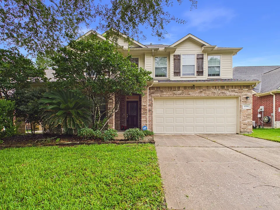 4702 Rolling View Ct