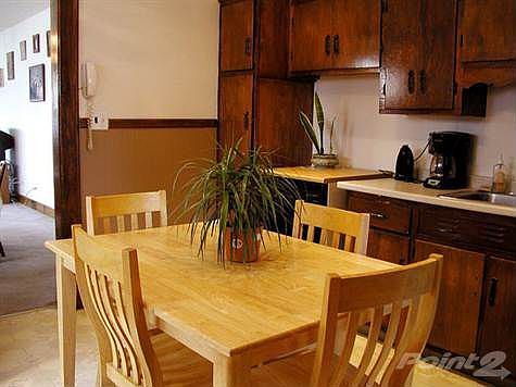 227E7thSt-Kitchen1-1stFloor-web