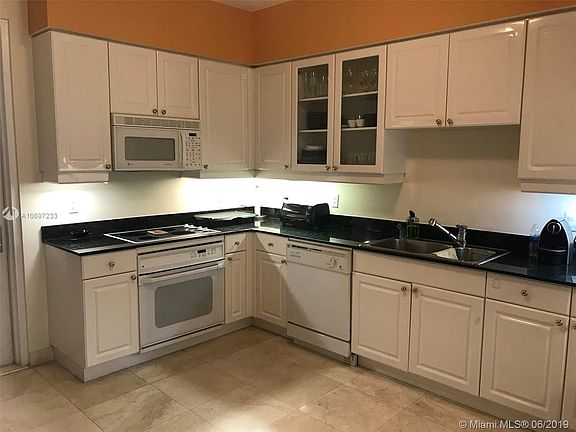 2nd image of 717 Crandon Blvd APT 507