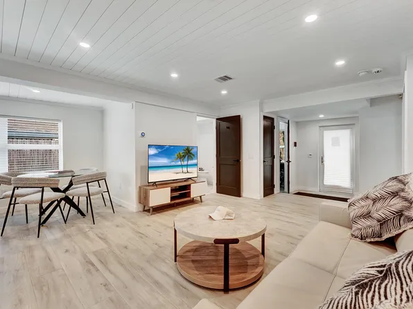 320 NW 3rd Ave, Delray Beach, FL 33444