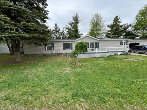 2295 Brent St, Croswell, MI 48422