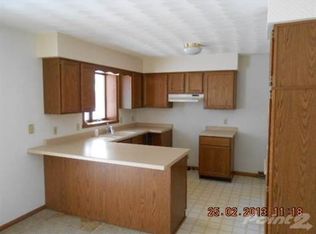 118 Rockshire Dr, Janesville, WI 53546