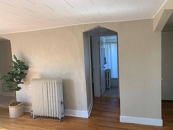 3rd image of 307 Kensington Ave