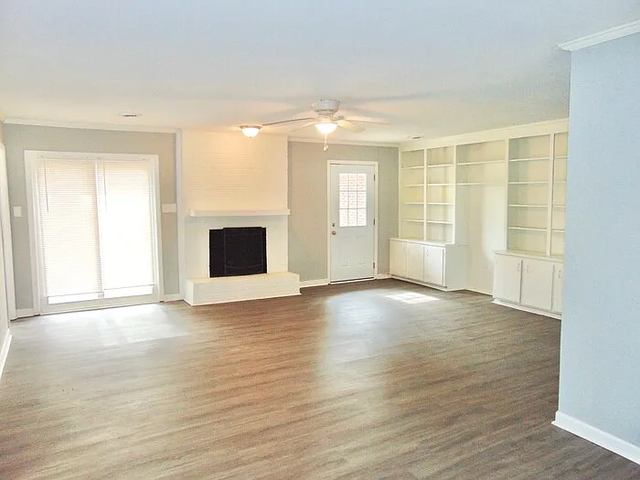 5958 Lake Trace Cir — Photo 2