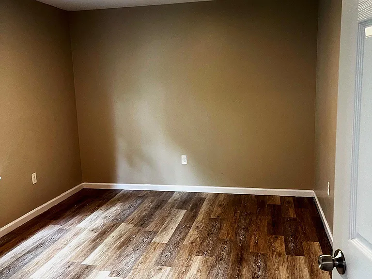183 12th Ave #4 — Photo 2
