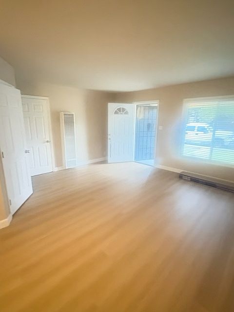 2nd image of 367 Rotary St