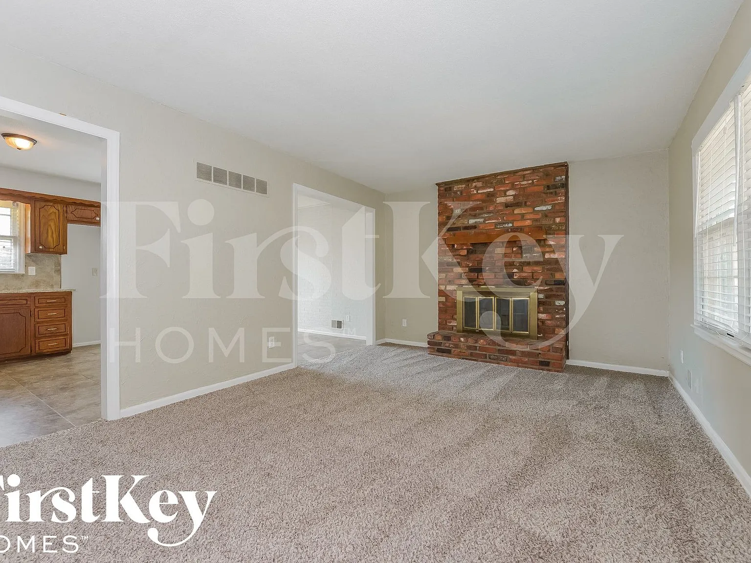3 bed, 1.5 bath, 1004 sqft, $1,450 — Photo 3