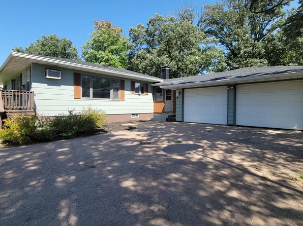 606 College St, Spooner, WI 54801