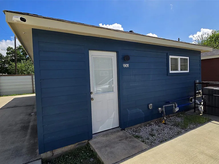 3741 Seabrook St — Photo 1