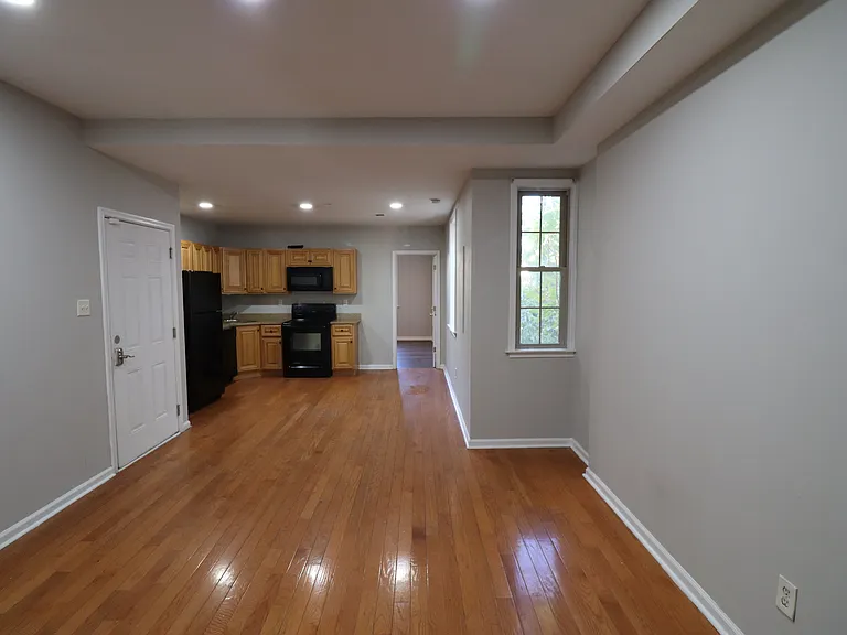 1415 W Jefferson St #B — Photo 2