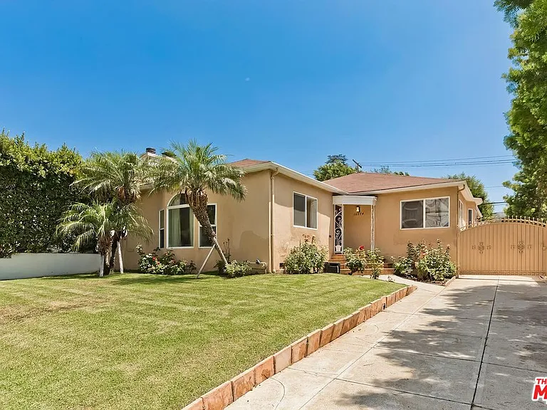 10574 Ashton Ave — Photo 2