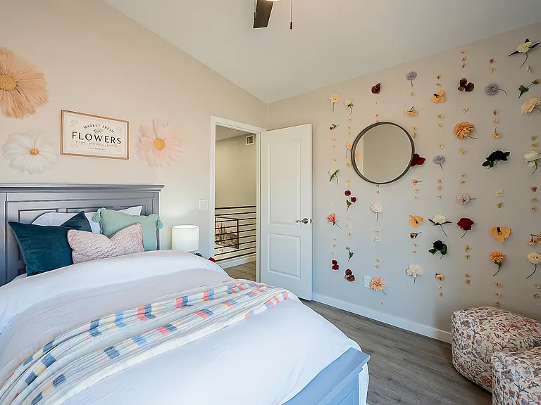 1078 S Riata St — Photo 31