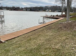 1960 Calabria Ln, Roaming Shores, OH 44084